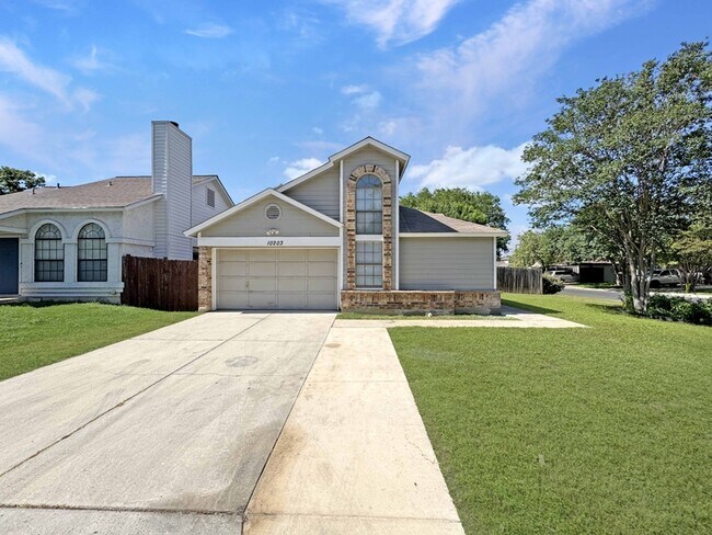 Building Photo - 10203 Sunset Field Dr
