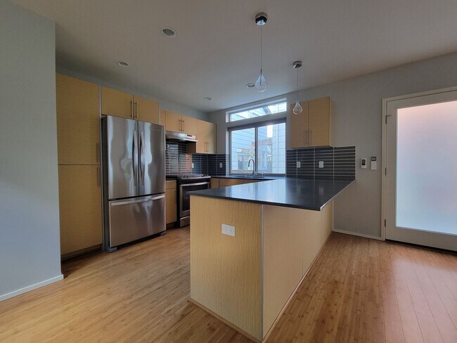 Building Photo - Stylish Detached Home in East Capitol Hill...