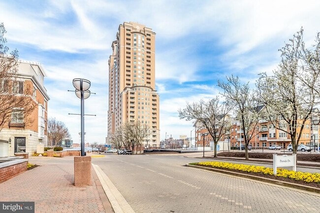 Building Photo - 100 Harborview Dr