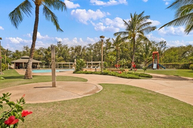 Building Photo - Villas at Kenolio