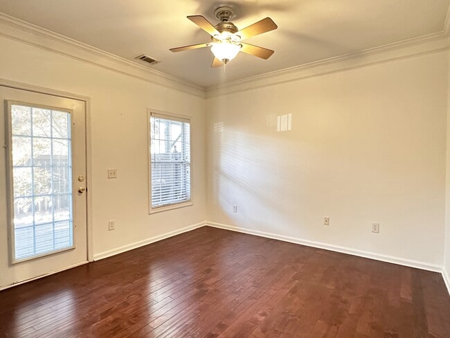 Building Photo - 307 Savoy Ct