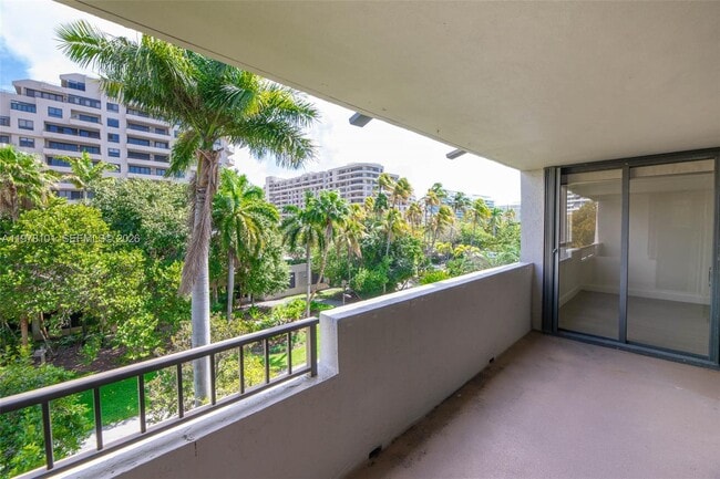 Building Photo - 161 Crandon Blvd