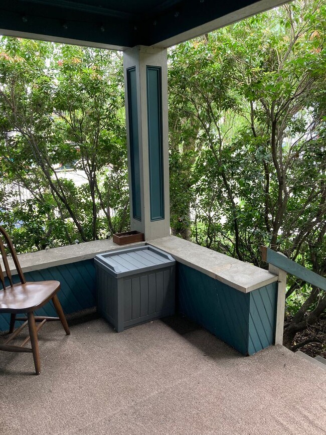 Building Photo - 2412 SE Belmont St