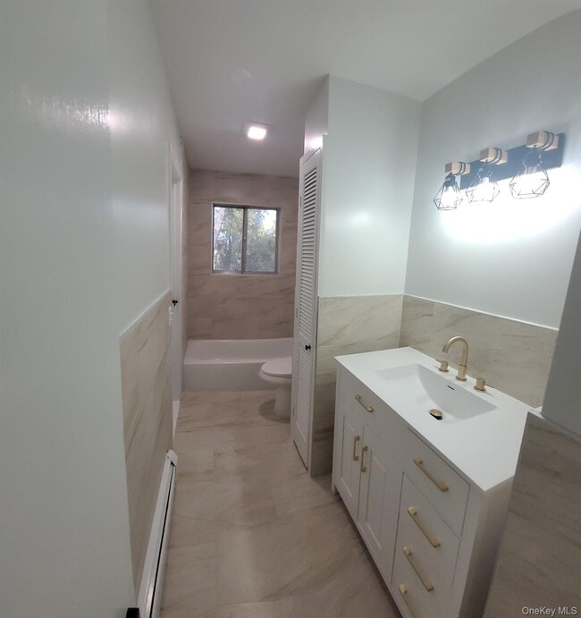 Building Photo - 52 Surrey Rd