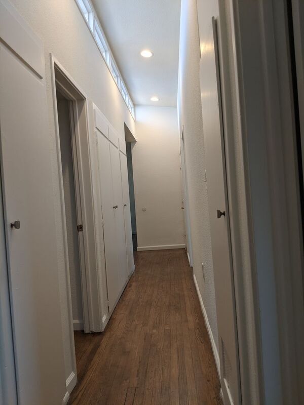 Building Photo - 15411 Fernview St