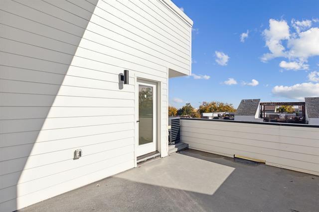 Building Photo - 426 Melba St