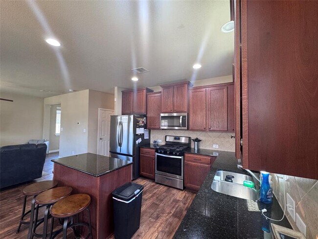 Building Photo - 321 Callahan Ln