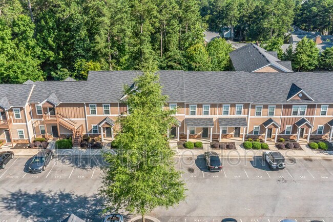 Building Photo - 207 Adderman Dr