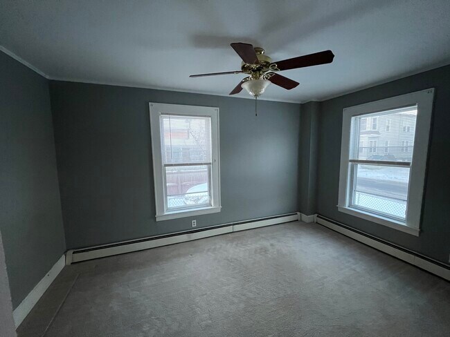 Main bedroom - 136 Hall St