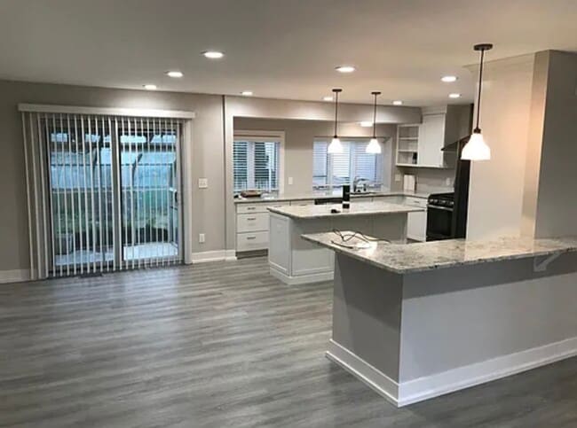 Building Photo - 2866 Baylis Dr