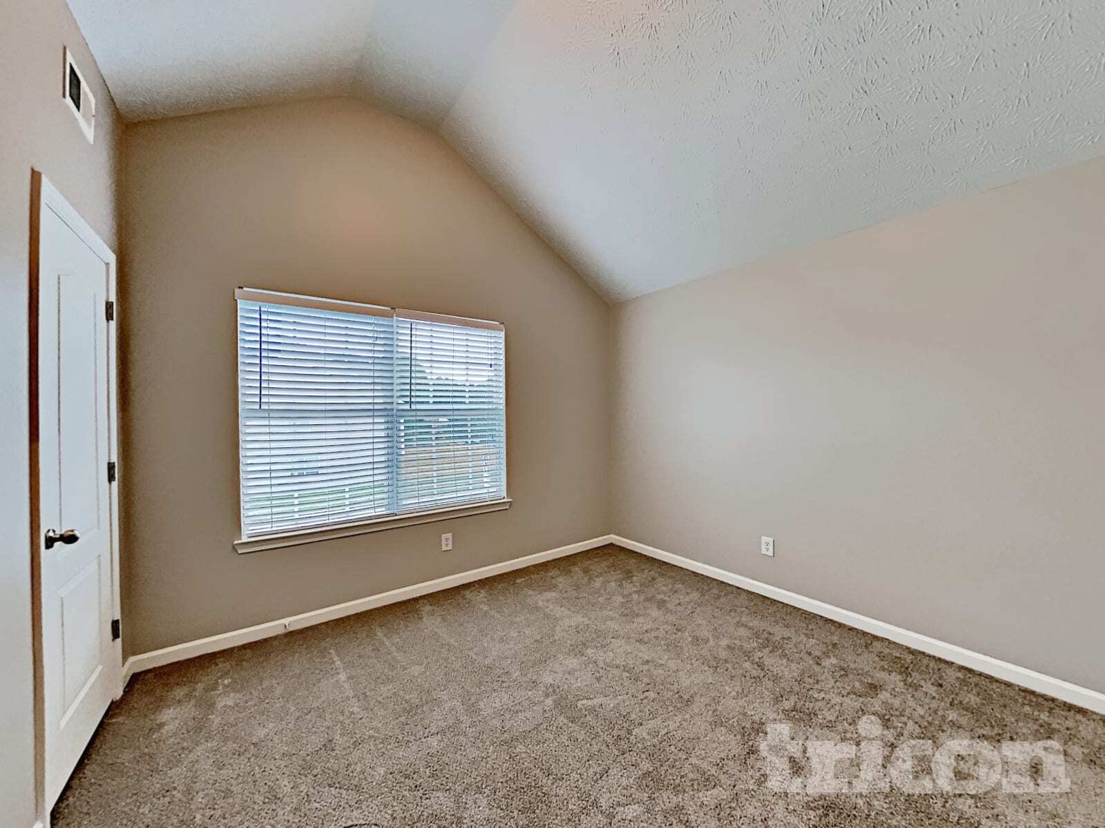 Building Photo - 7637 Garnet Dr