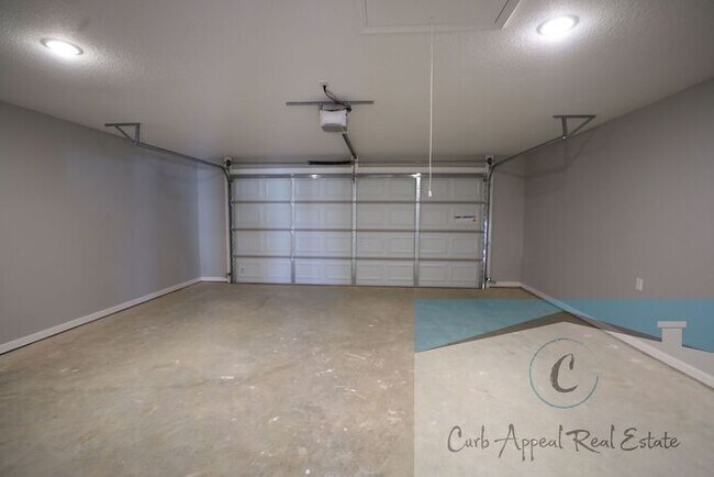 Building Photo - Move in special $900!! Beautiful new construction 3 bed / 2 bath home - Lake City