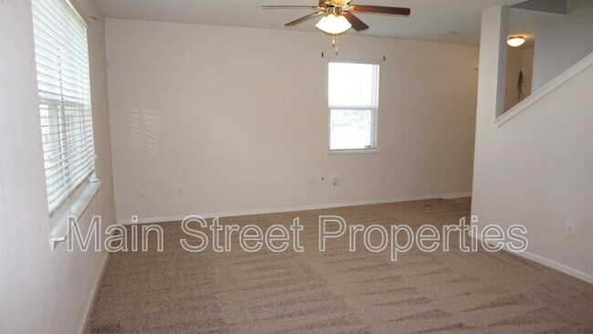 Building Photo - 2219 Waltham St