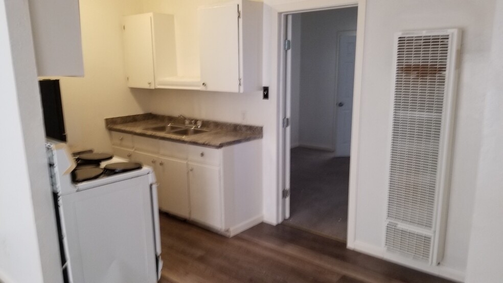 Building Photo - 2207 W Juniper St