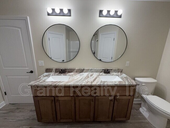 Building Photo - 4026 Roxies Ln