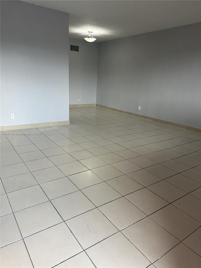Building Photo - 14155 W Dixie Hwy