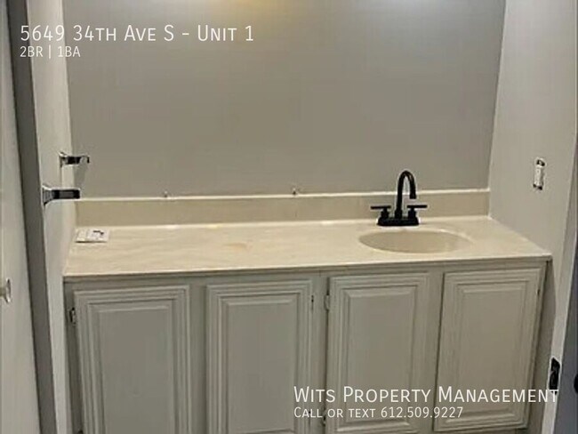 Building Photo - 5649 S 34th Ave