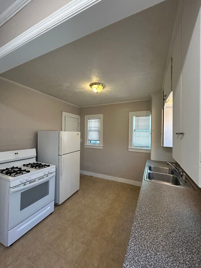 Building Photo - Charming 3-Bed Home with Porch & Hardwood ...