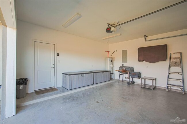 Building Photo - 34 South Dr