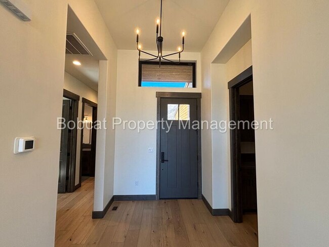 Building Photo - 2933 Portrush Dr