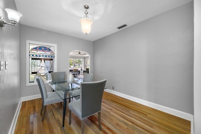 Building Photo - Historic Granada Terrace Home in St. Pete!!