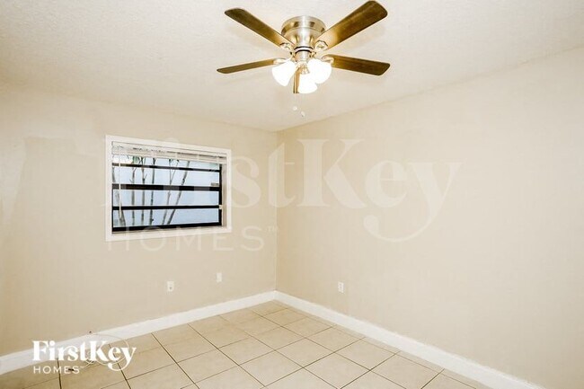 Building Photo - 11310 NW 38th Pl