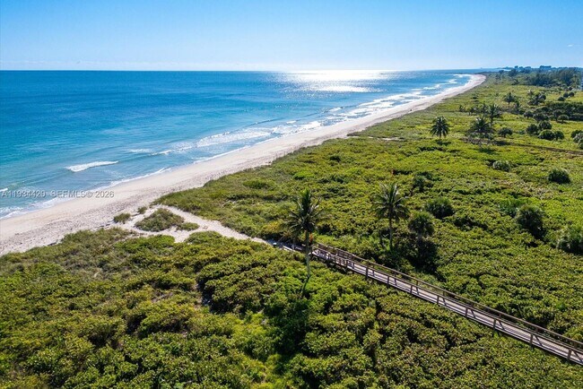 Building Photo - 3207 S Lakeview Cir