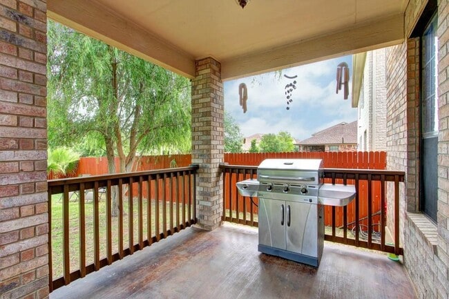 Building Photo - 408 Island Oak Dr