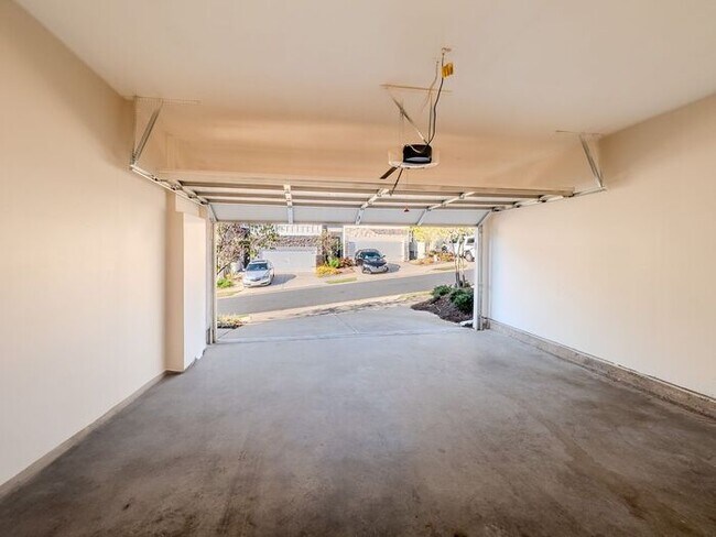 Building Photo - 213 Turner Ln