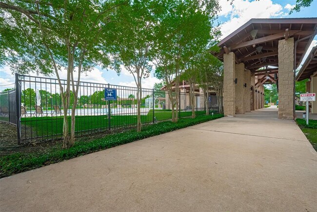Building Photo - 21122 Lilac Meadows Ln
