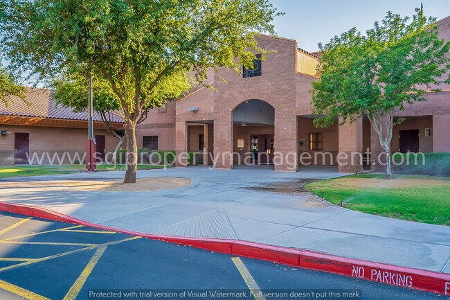 Building Photo - Beautiful split floorplan in a great neigh...