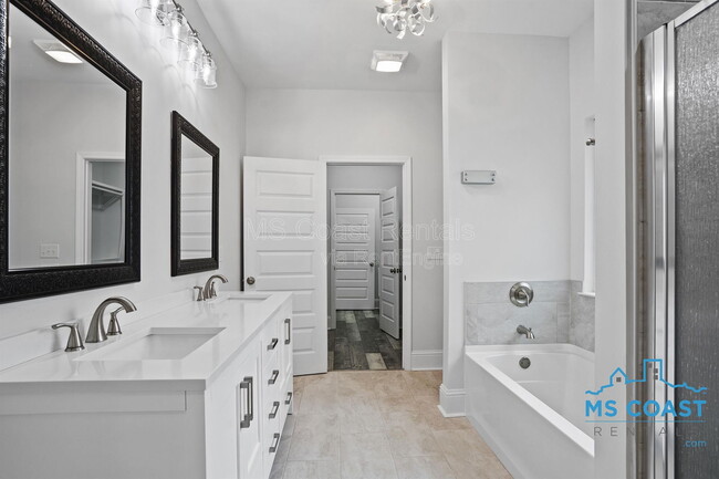 Building Photo - 15328 Oak Creek Cove