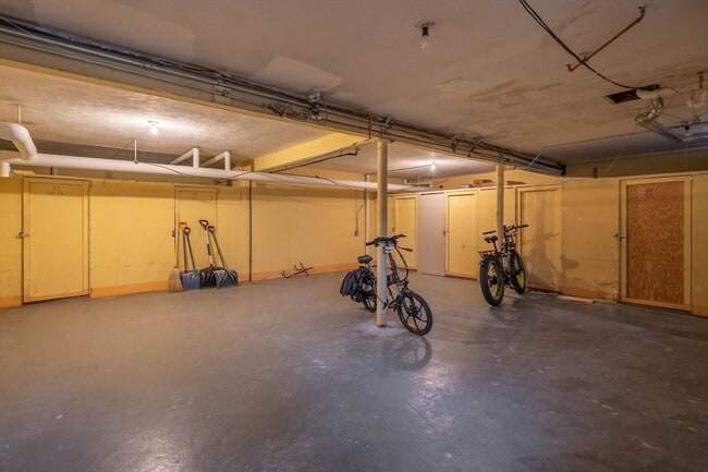 Building Photo - 20 Ashland St