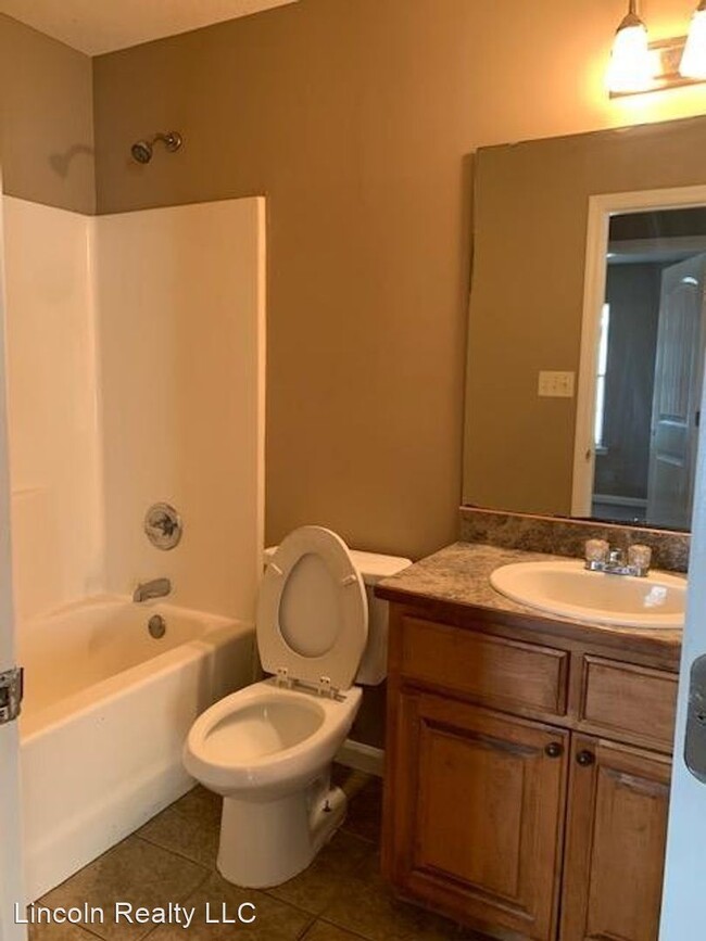 Building Photo - 3 br, 2 bath House - 1812 Chestnut Dr