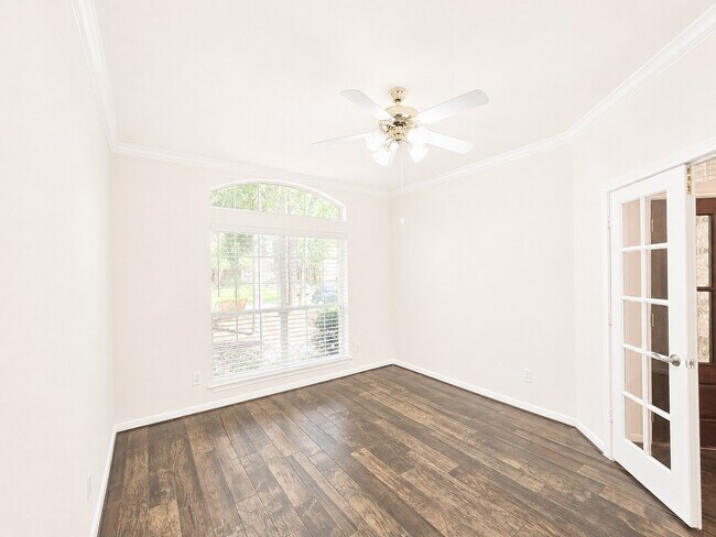Building Photo - 98 W Knightsbridge Dr