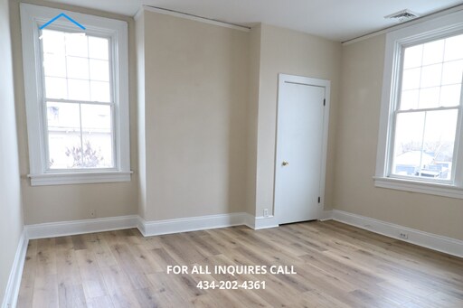 Building Photo - **MOVE-IN SPECIAL** Spacious 3BR Apartment with Central Air, Off-Street Parking & Minutes to Down...