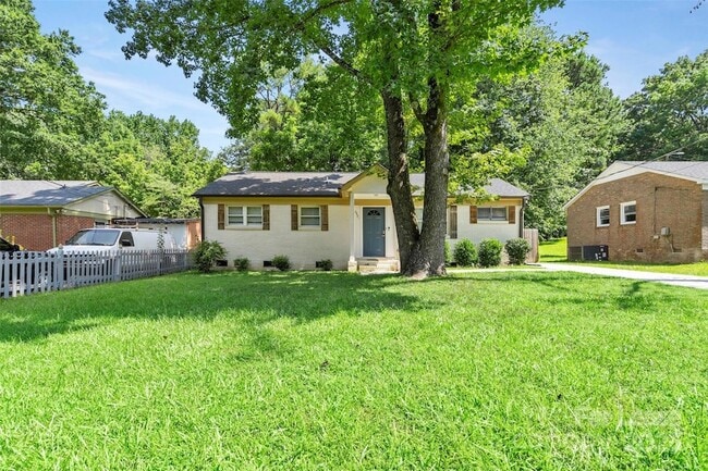 Primary Photo - 2521 Dora Dr