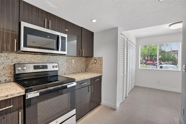 Building Photo - 845 NW 91st Terrace