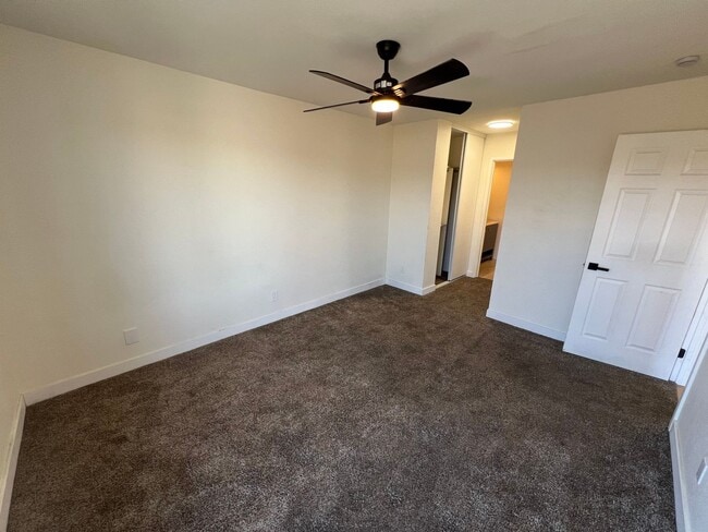 Building Photo - 1534 Hialeah Dr