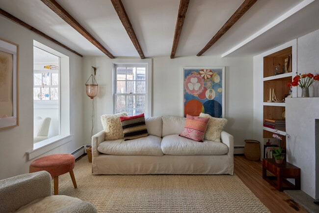 Building Photo - 41 Grinnell St