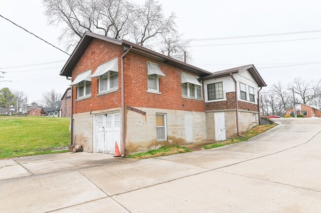 Building Photo - 1518 E McCarty St