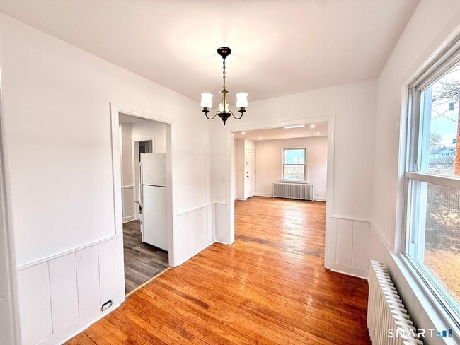 Building Photo - 160 Oakland Pl