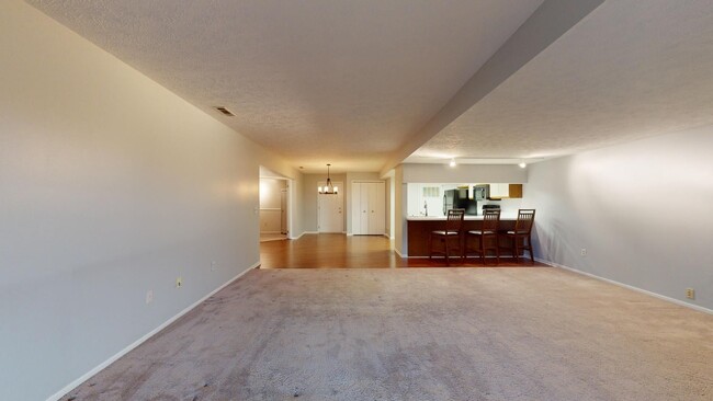 Building Photo - Broadview Heights 1 Bedroom Condo