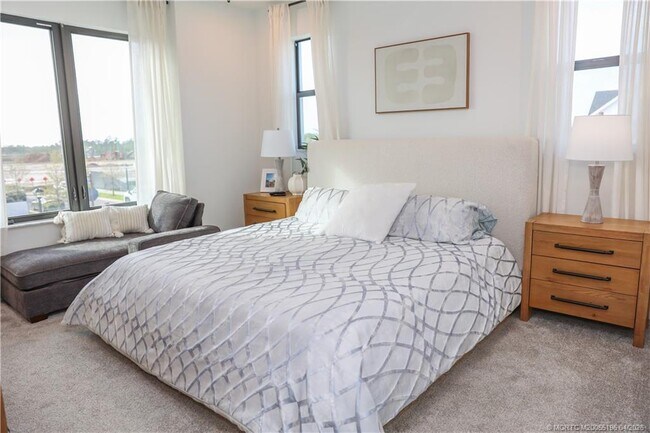 Building Photo - 950 SW Pr Ave