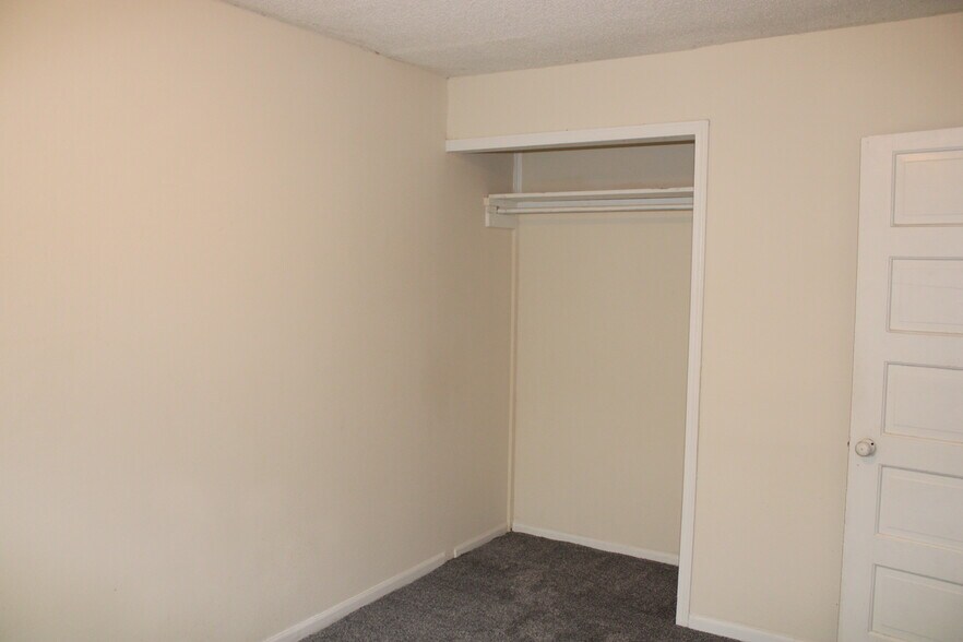 Building Photo - 4407 E Bayley St