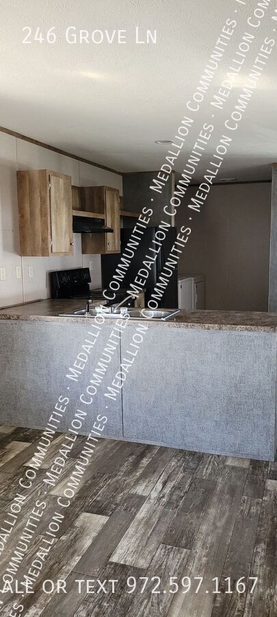 Building Photo - 246 Grove Ln