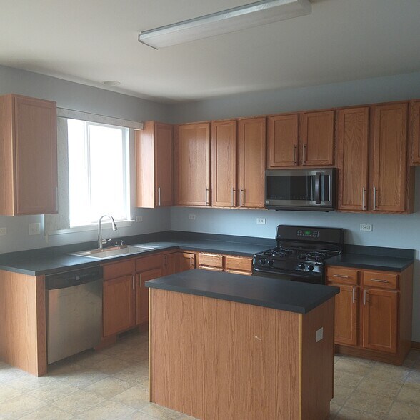 Building Photo - 277 W Biros Ln