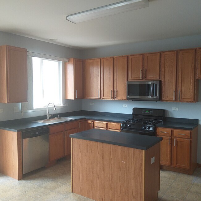 Building Photo - 277 W Biros Ln