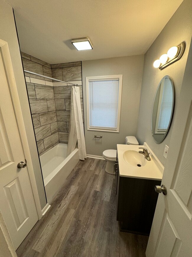 Building Photo - 1245 N 118th St