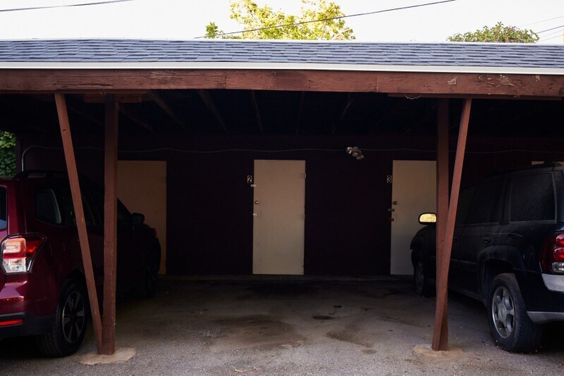 Building Photo - 1719 Lake St